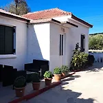 Zisimo\'S Cottage